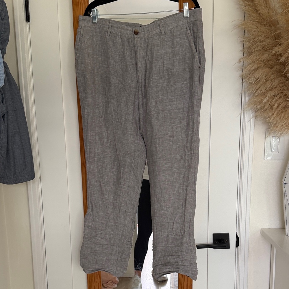 Club room linen gray suit